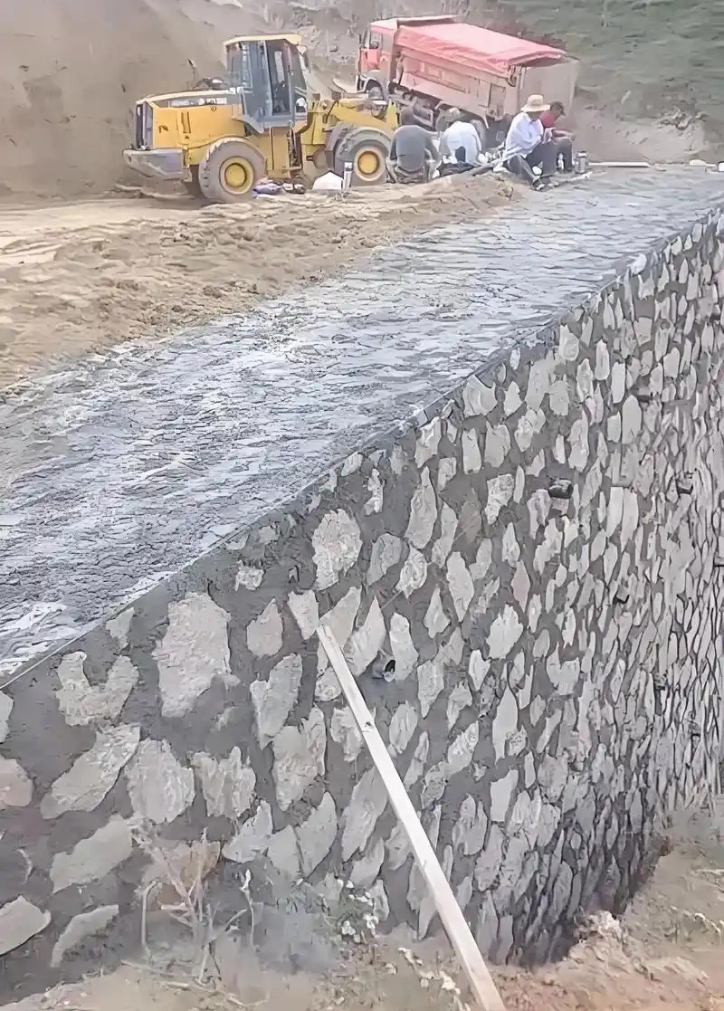 三门峡湖滨区边坡加固
